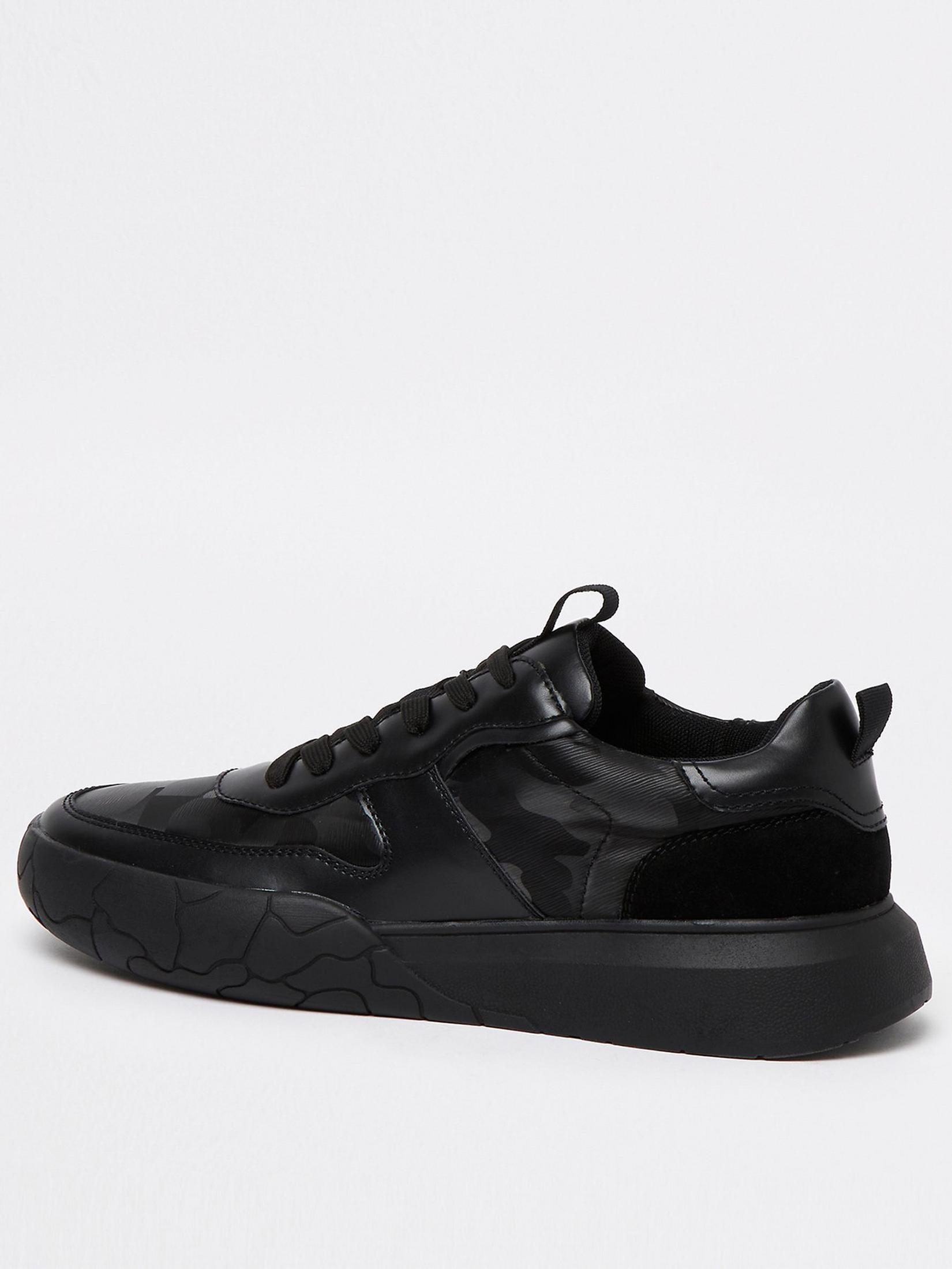 Black Camo Print Lace Up Runner Trainers